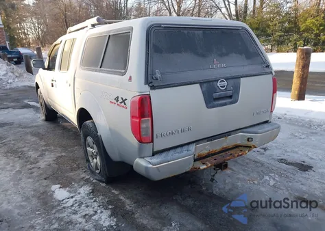 2011 Nissan Frontier Pro-4X z USA, uszkodzony, nr VIN 1N6AD0EV7BC424321